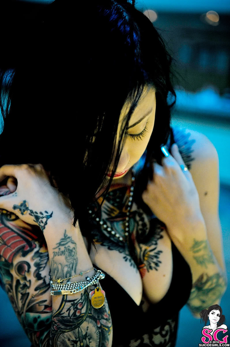 gogo-tillthesunturnsblack-11.jpg
