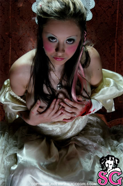 gogo-thebloodbride-11.jpg