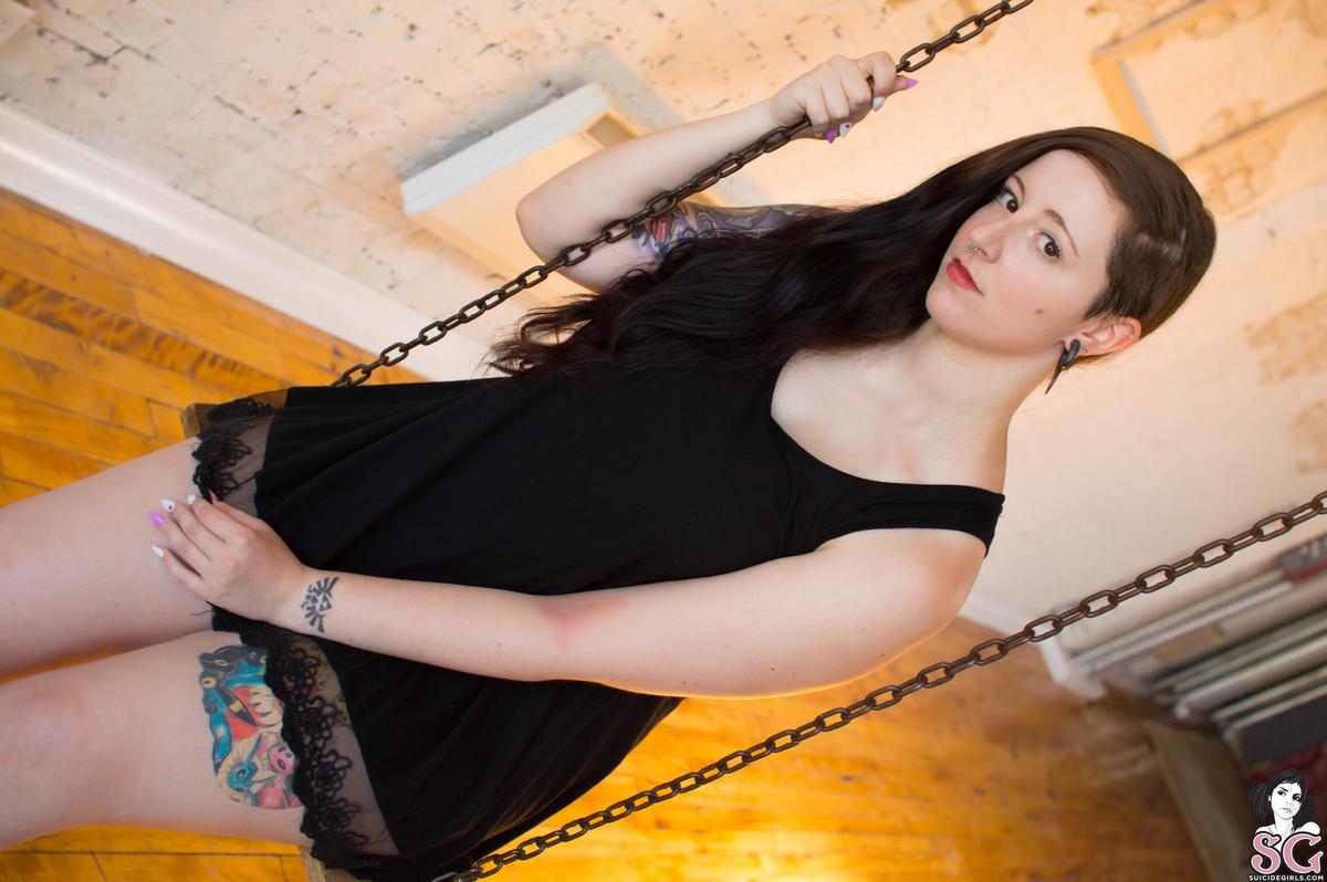 caraphernelia-swingwithme-01.jpg