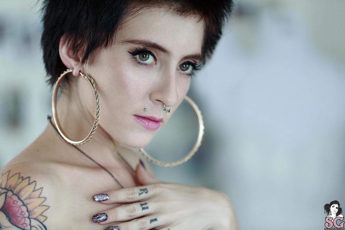 hypatia-behindthecurtain-09.jpg