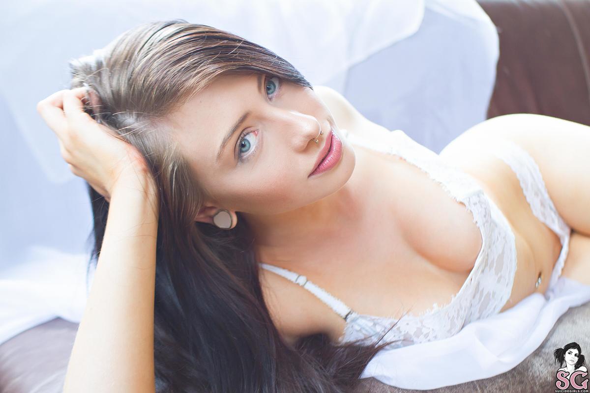 ellie-luciddream-05.jpg