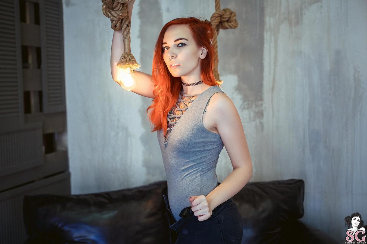 ivylina-redmoth-03.jpg