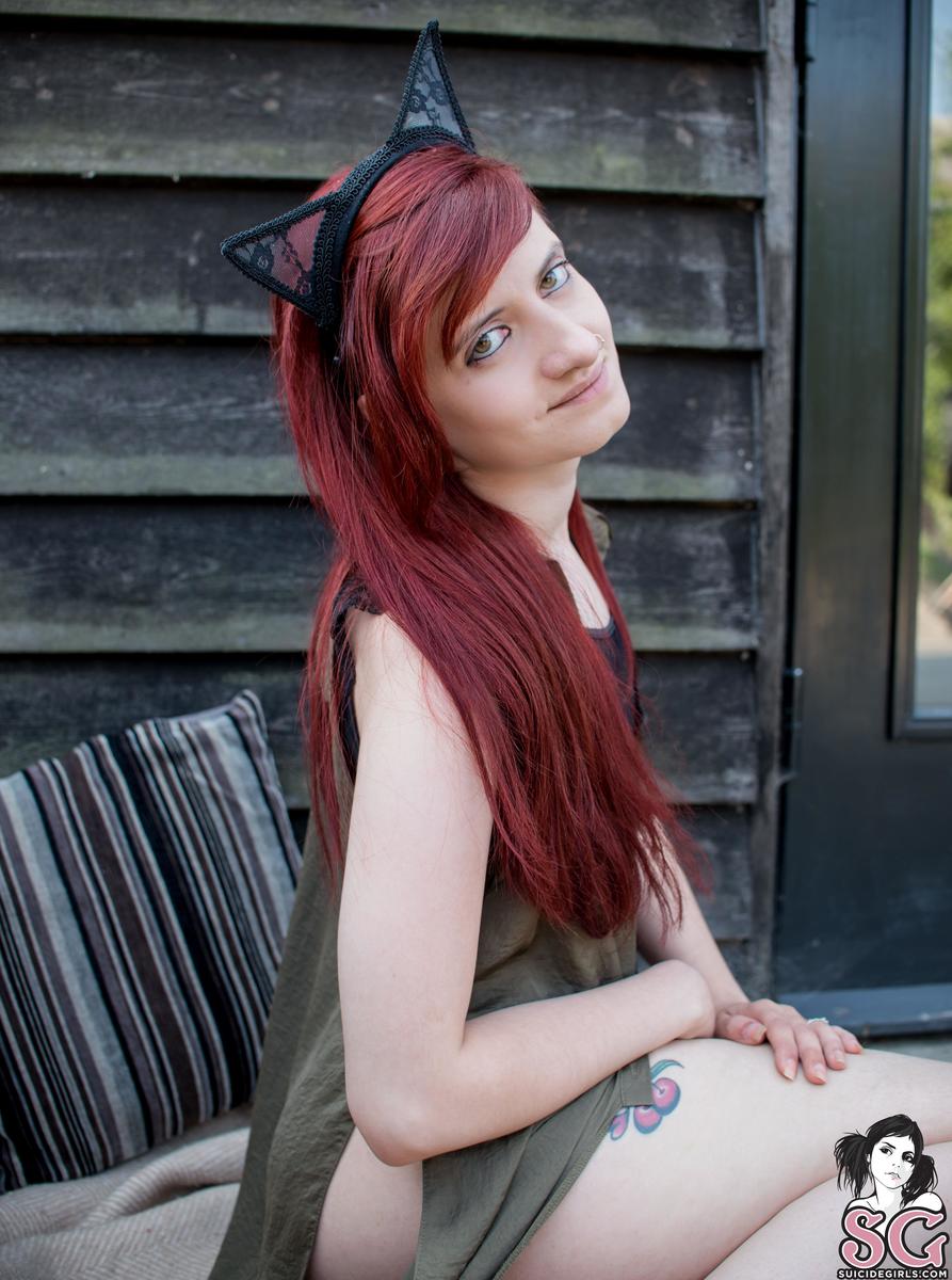 frankiejay-knockonwood-01.jpg