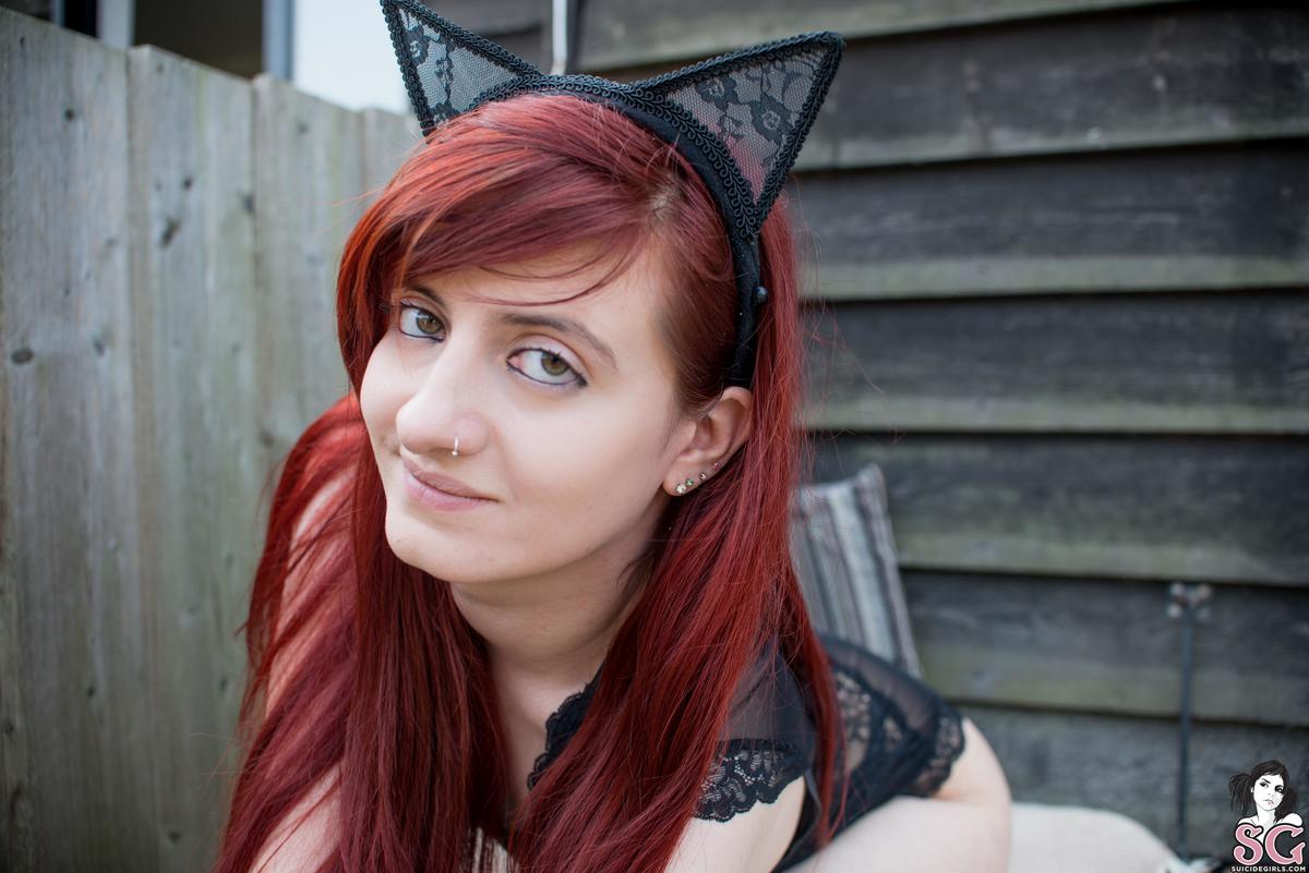frankiejay-knockonwood-05.jpg