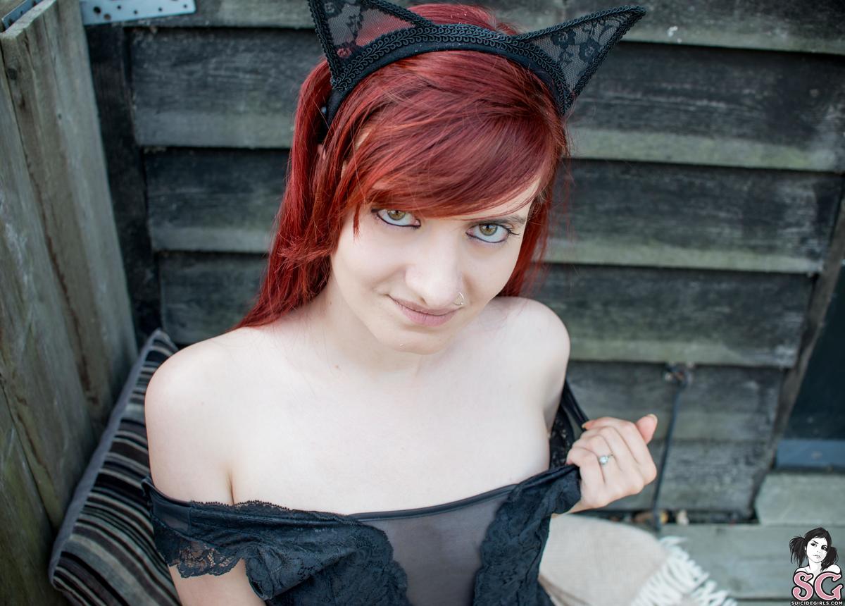 frankiejay-knockonwood-07.jpg