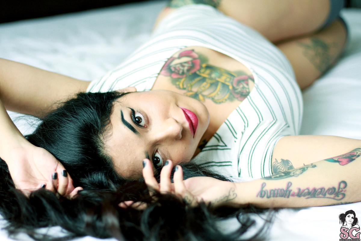 virika-sweetwhoopywhite-07.jpg