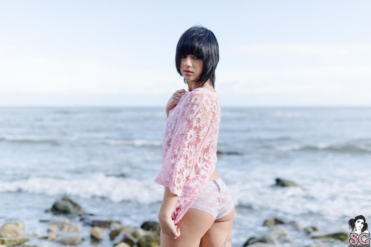 bobbielauramarie-bythesea-09.jpg