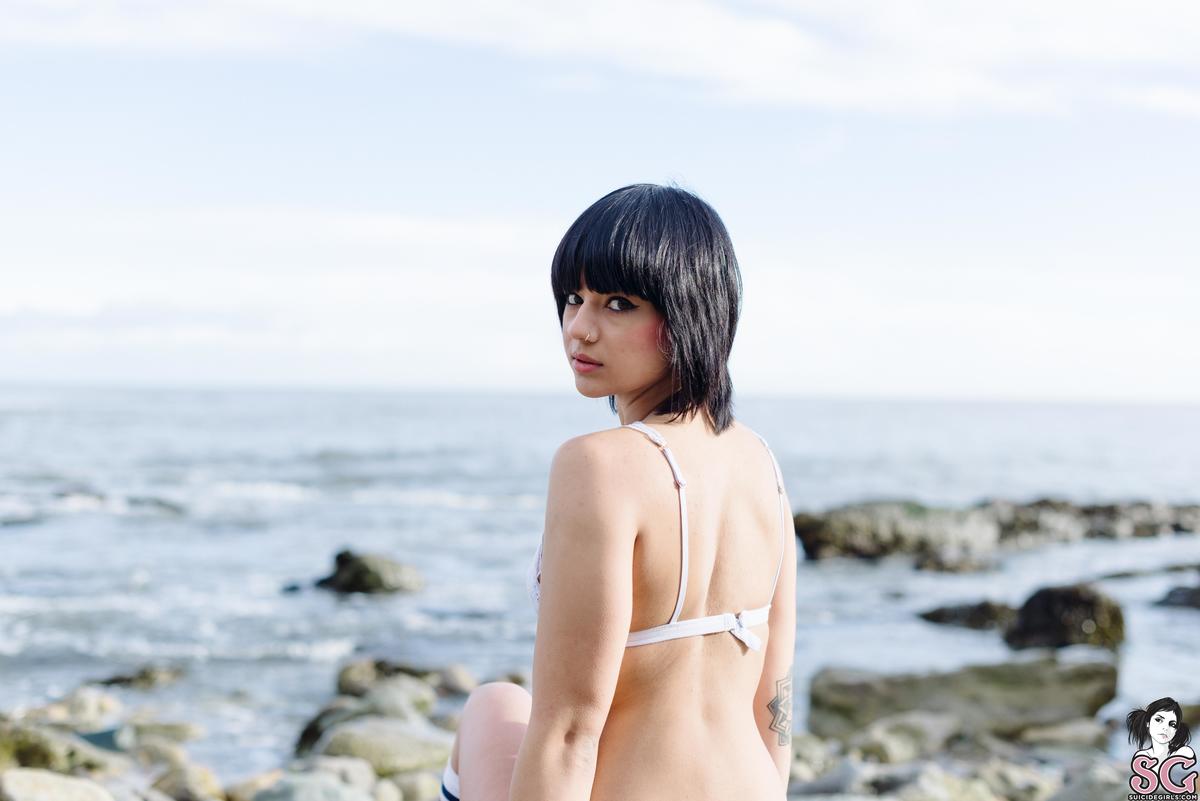 bobbielauramarie-bythesea-21.jpg