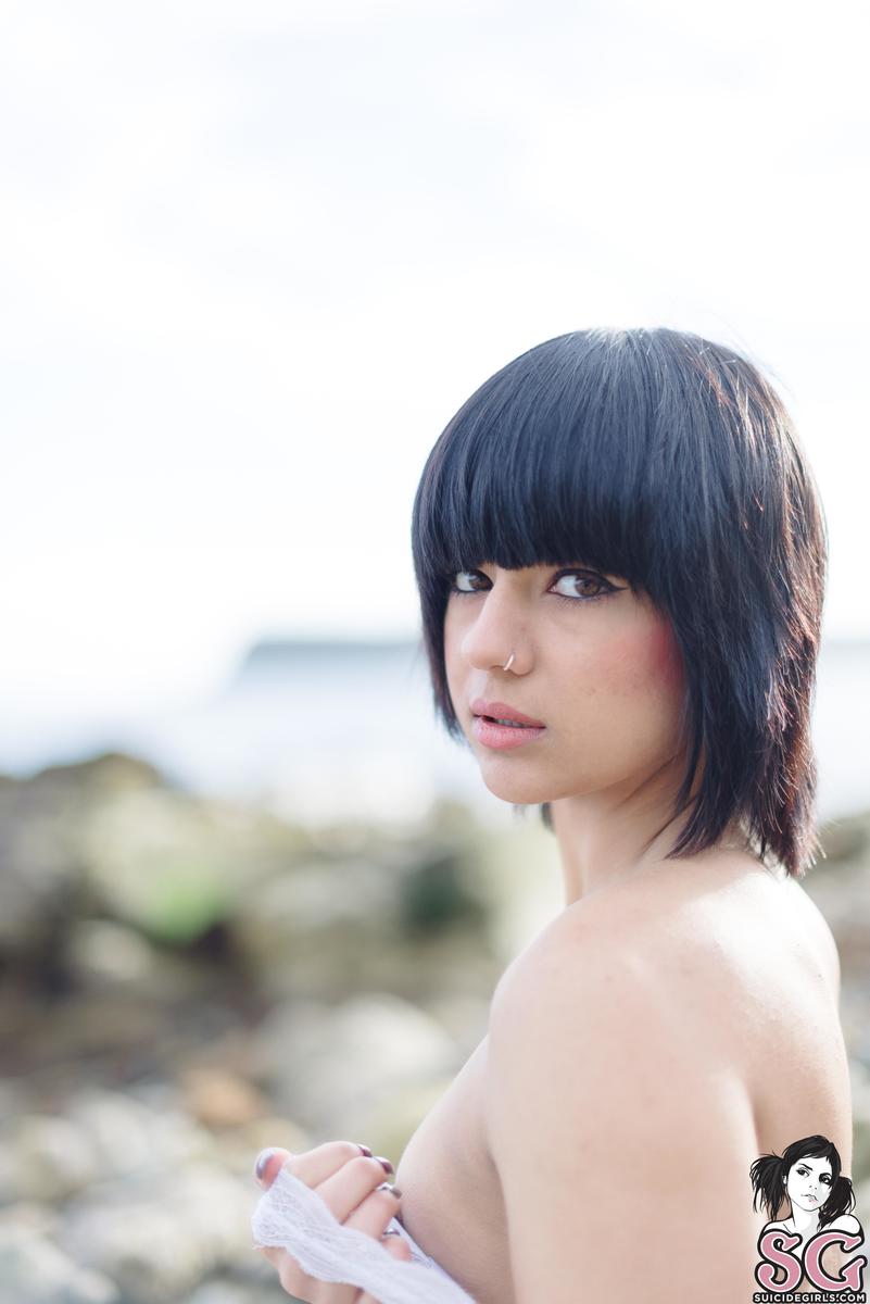 bobbielauramarie-bythesea-23.jpg