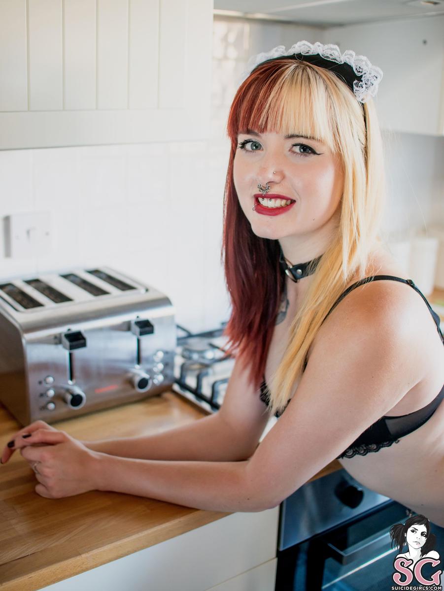 blaizee-rhubarbandcustard-11.jpg