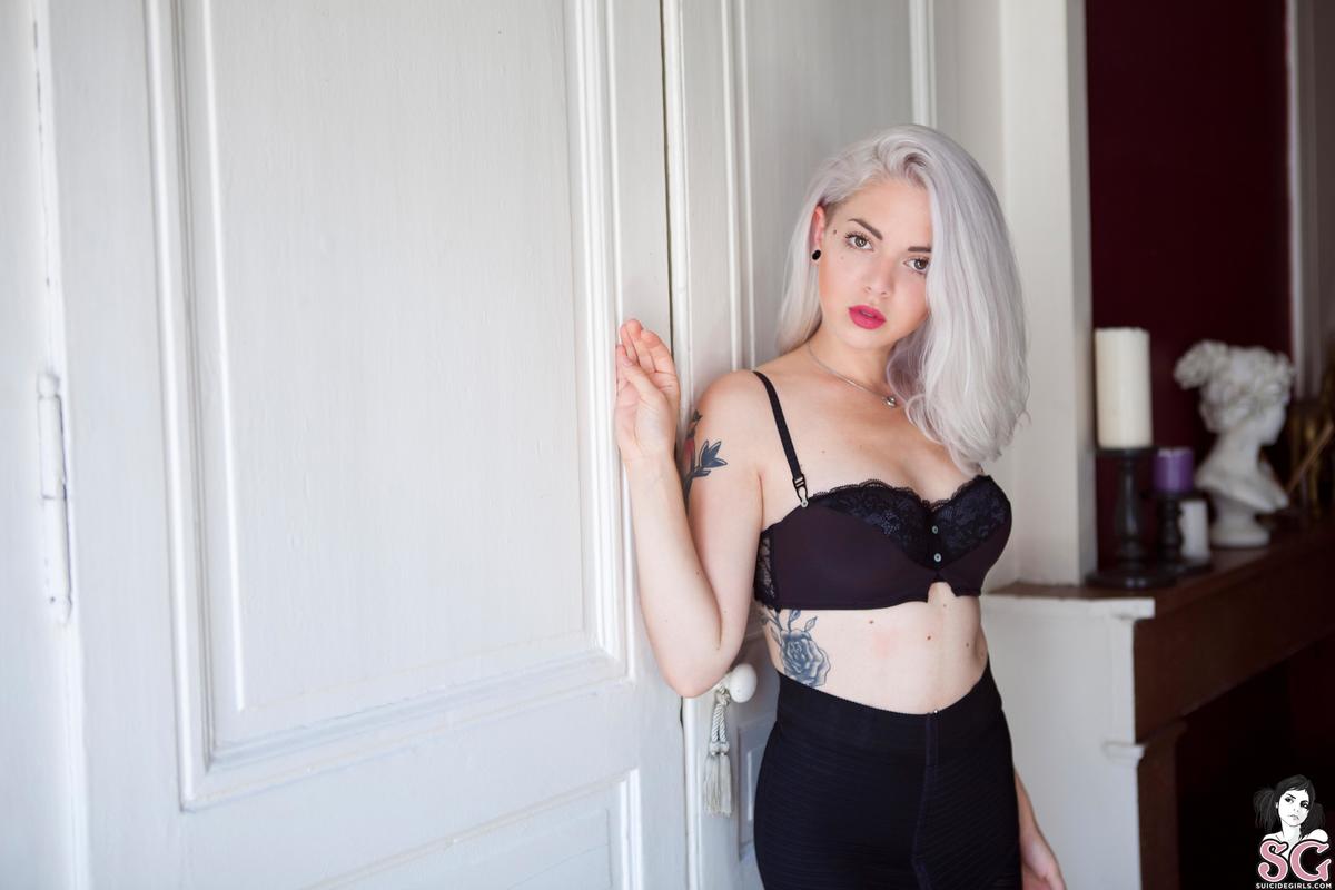 heiddi-labourgeoisiedessensations-01.jpg