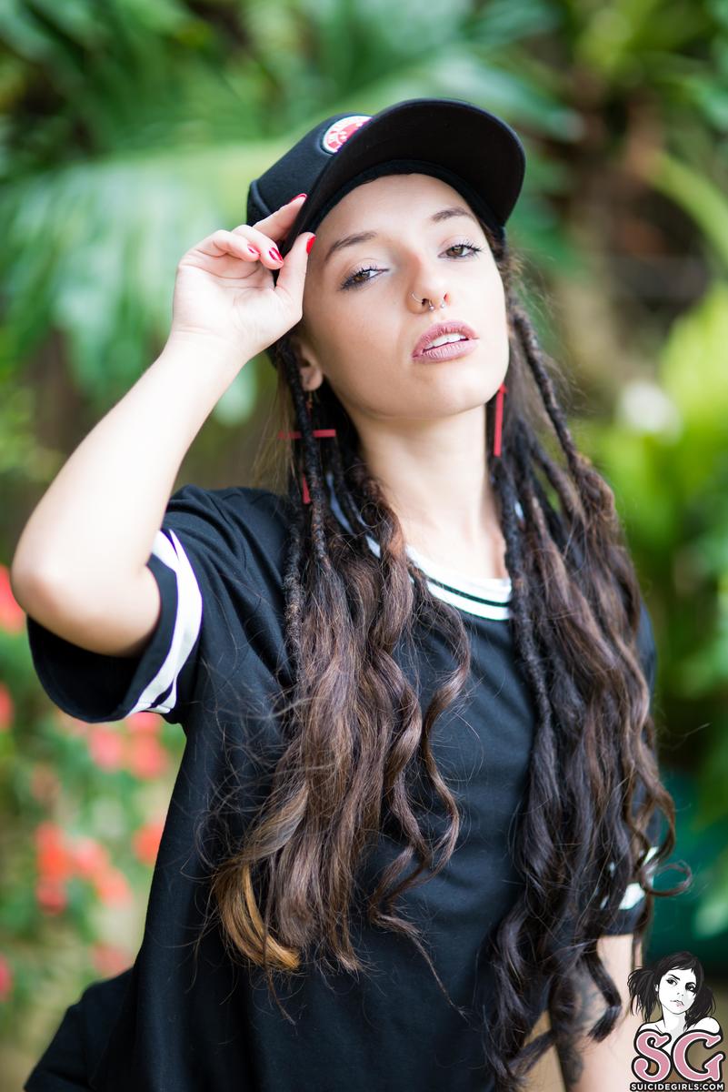 caraja-paradisedoll-01.jpg