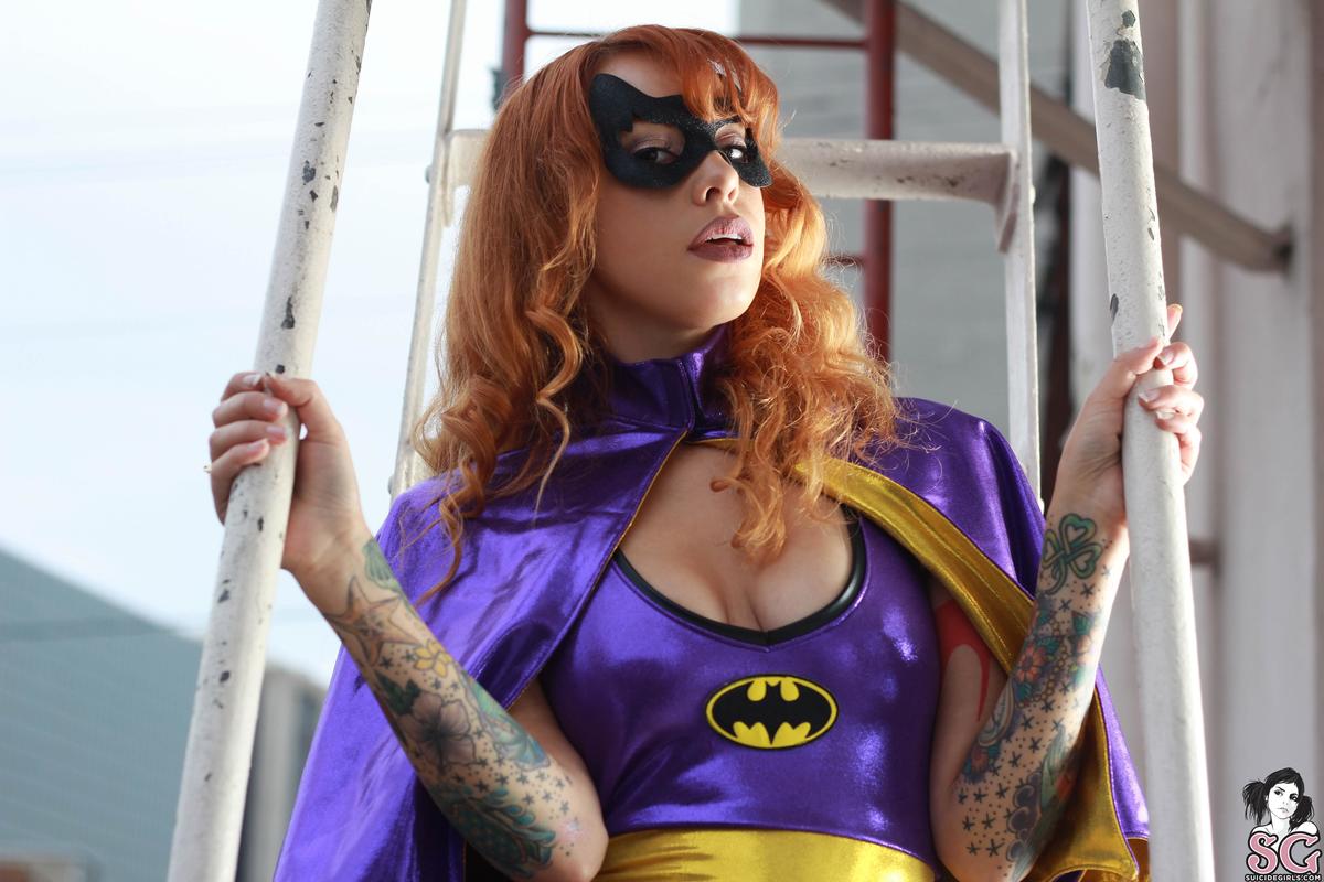 leemalee-gothamsfinest-01.jpg