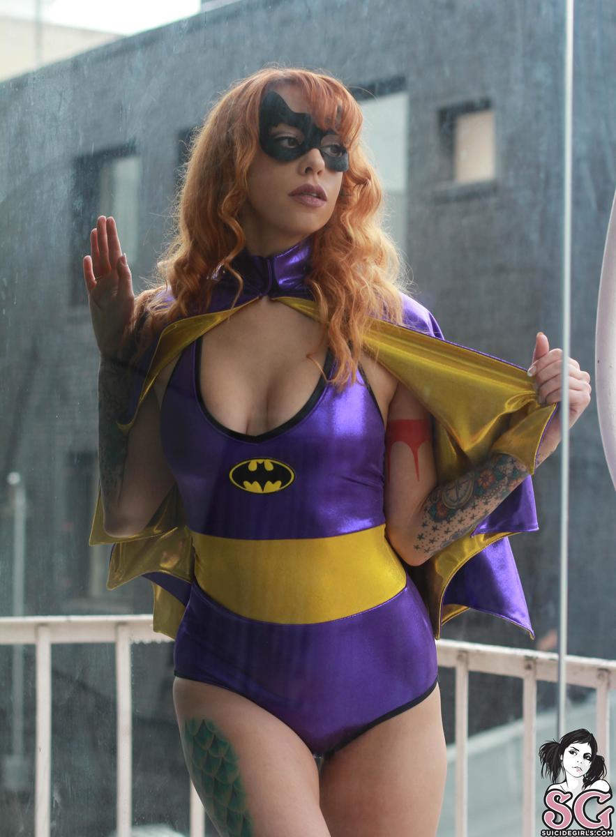 leemalee-gothamsfinest-05.jpg