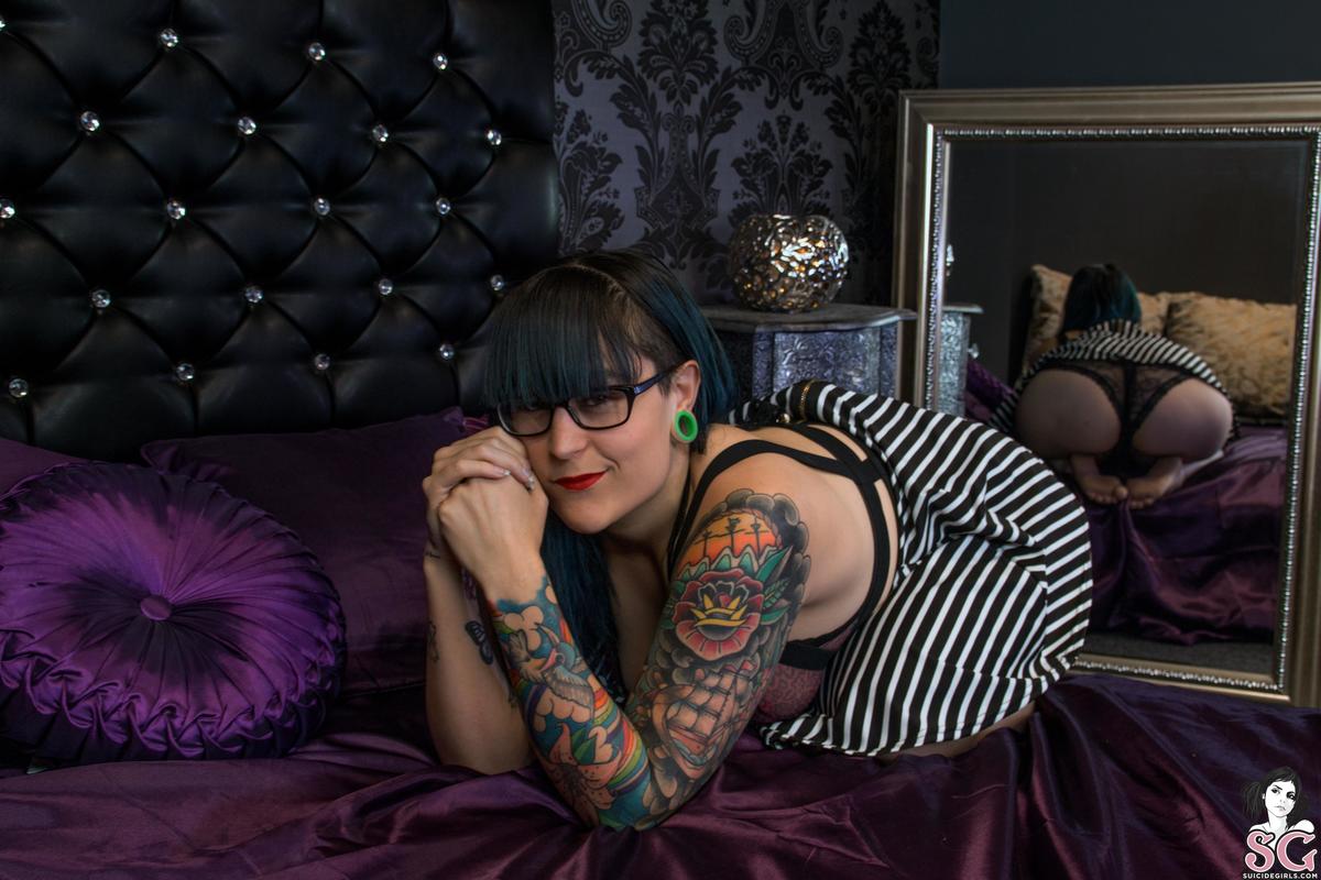 elizabethhunny-mirrorimage-05.jpg