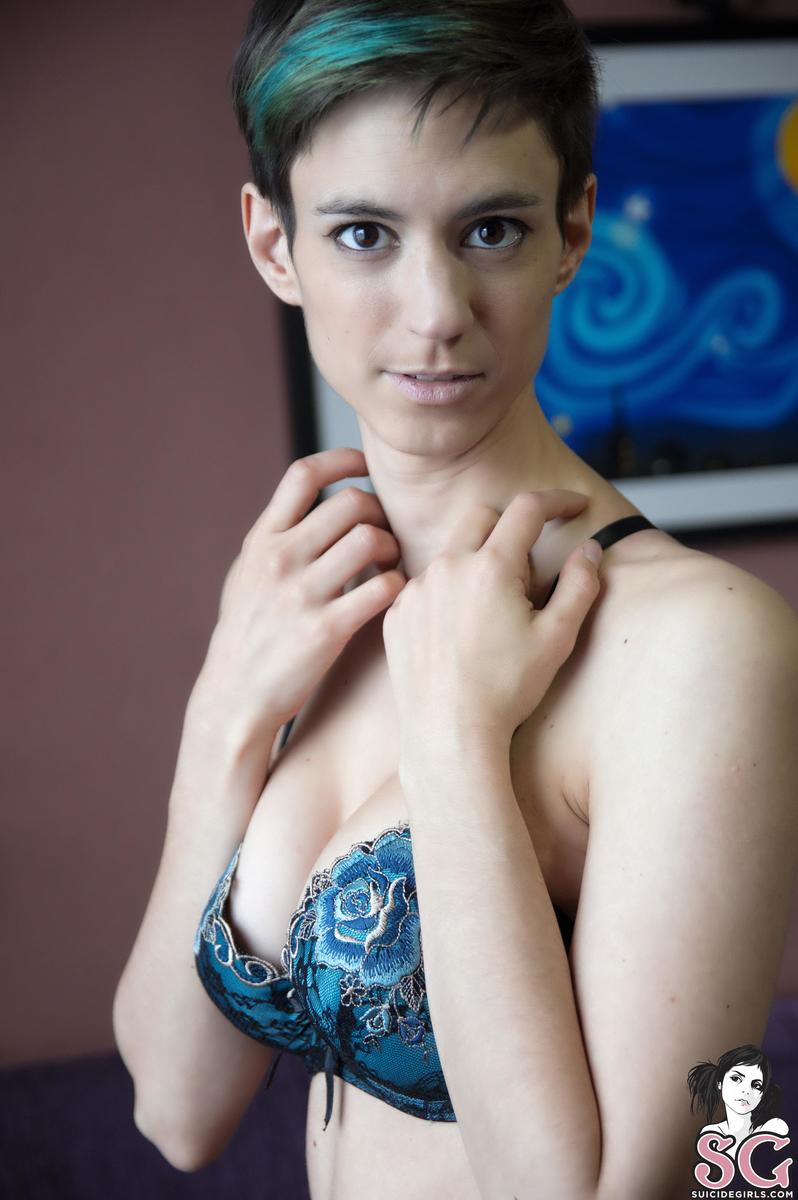 soniadorita-myroommatetotoro-13.jpg