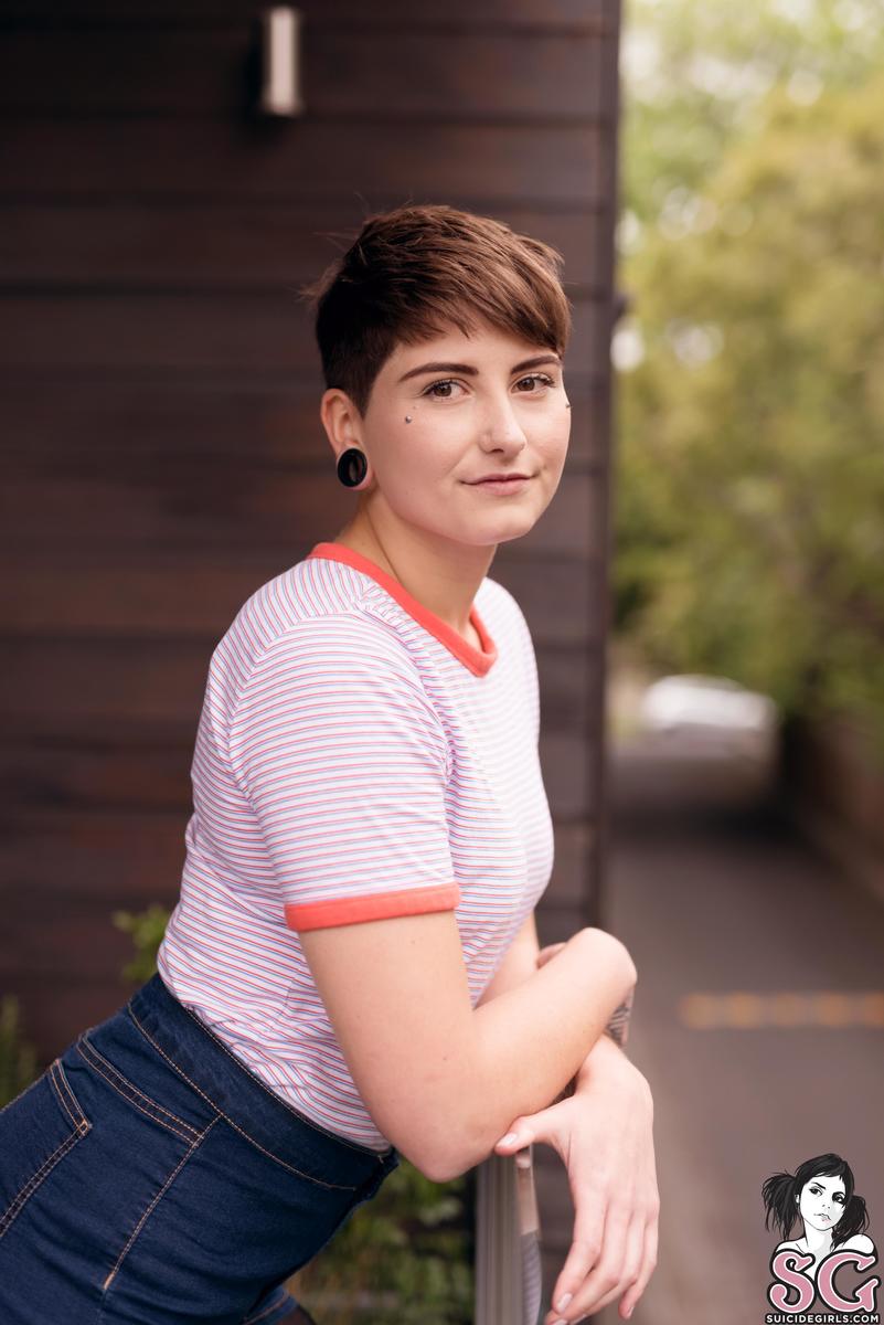louisawood-promisenoonewillsee-01.jpg