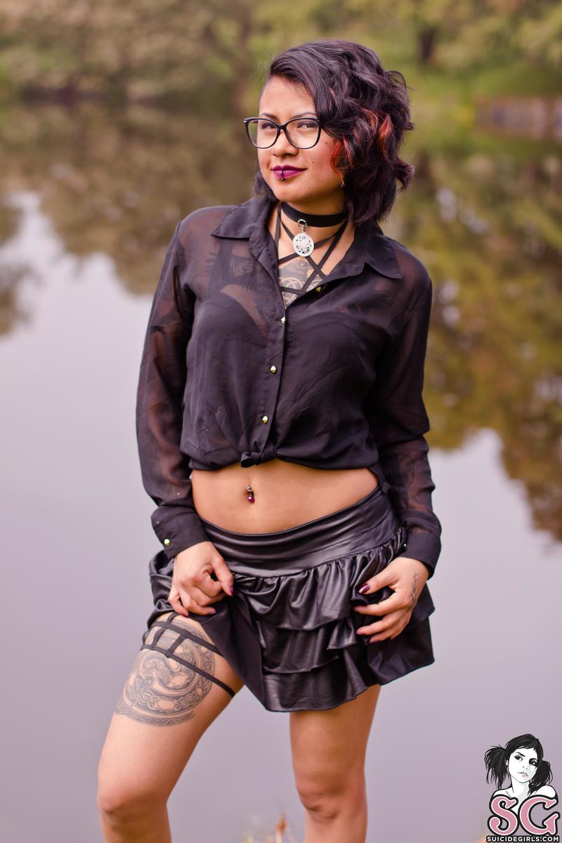 ravenbruxa-atthelake-03.jpg