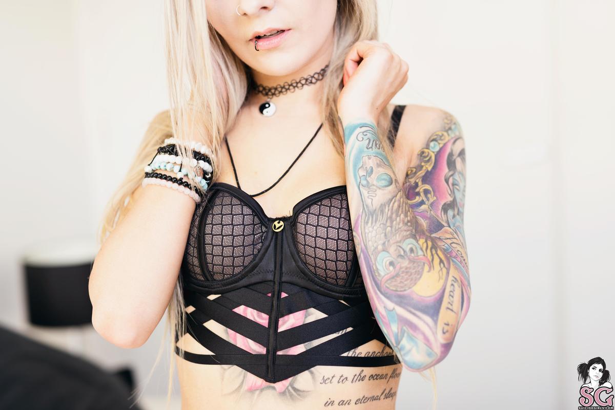 gemsanddiamonds-behindcloseddoors-09.jpg