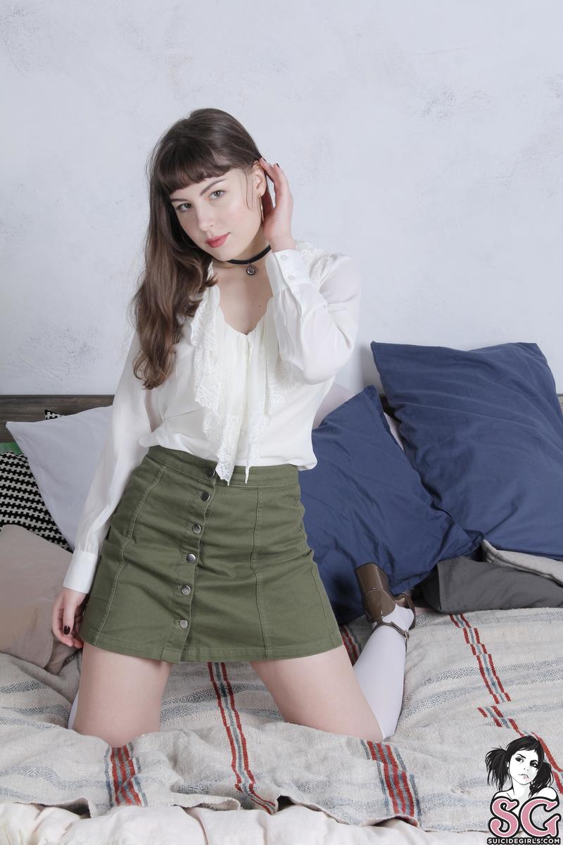 leadebor-schoolgirllea-09.jpg