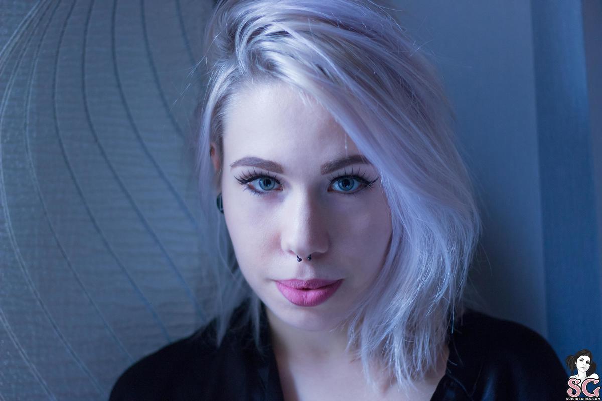 helynn-silverlight-03.jpg