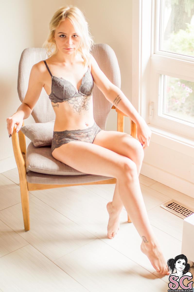 fayewhyte-honeysuckle-19.jpg