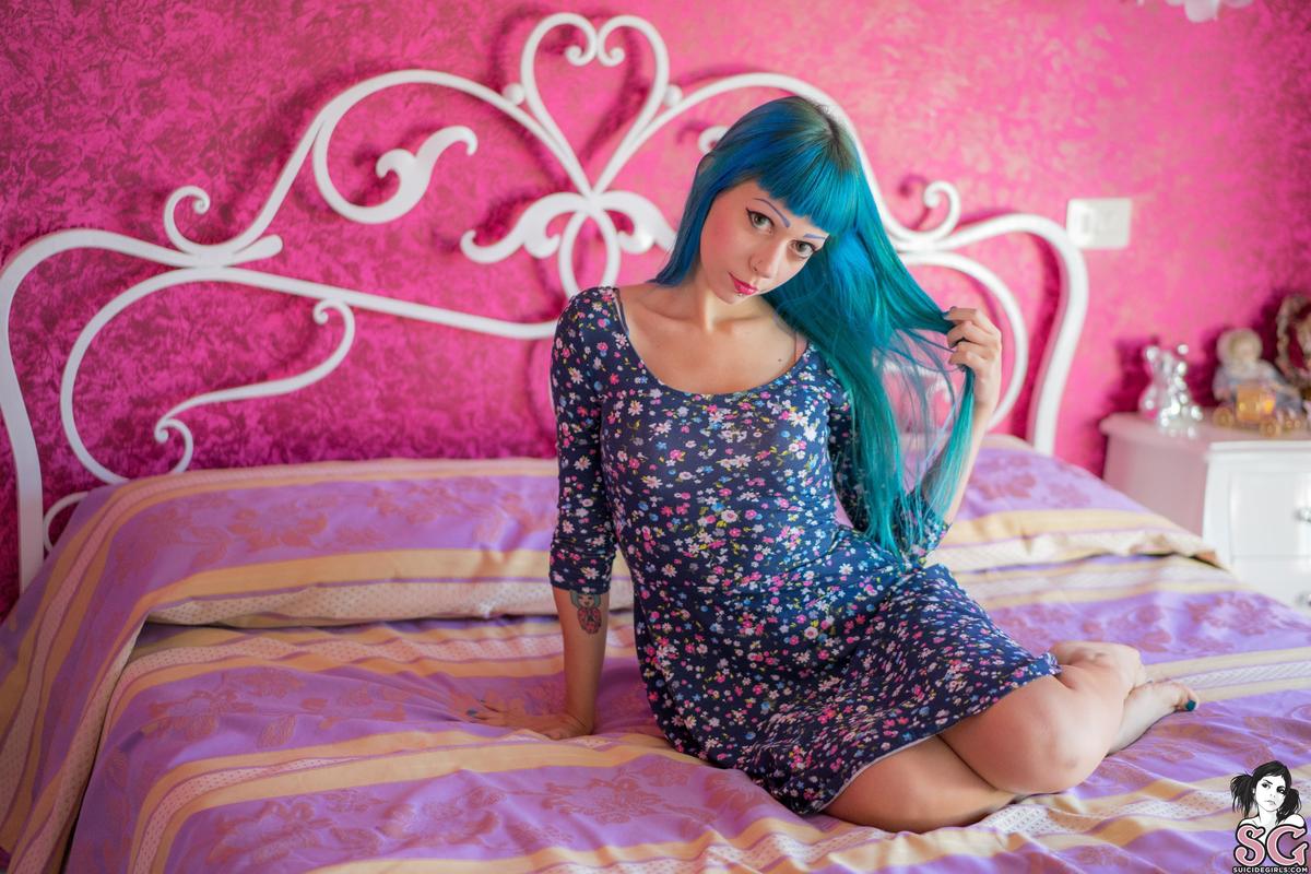 kloe-reflectedmalice-01.jpg