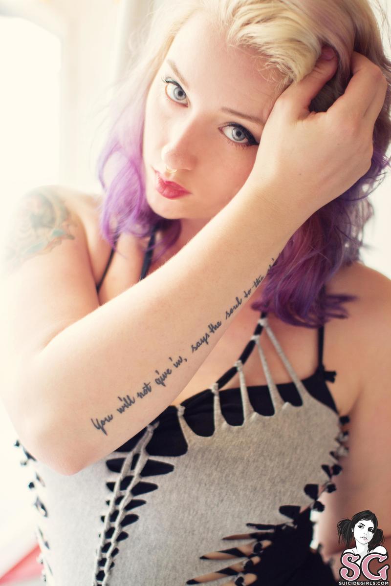 necianavine-craveyou-07.jpg