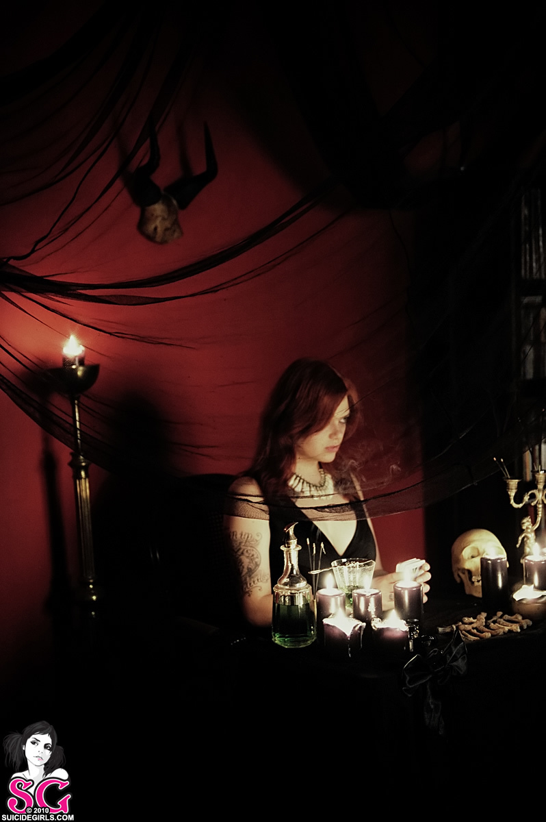 clio-magicasexualis-01.jpg
