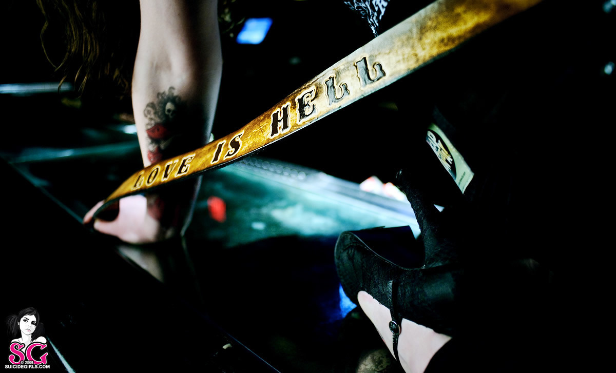clio-blackheart-07.jpg