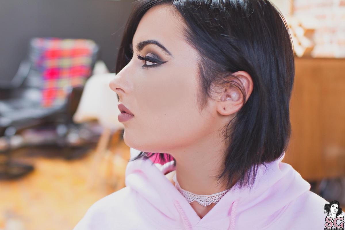 lilly-thefeels-03.jpg