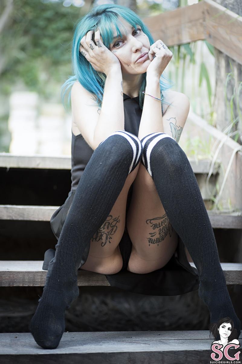 luxes-evilbitch-01.jpg