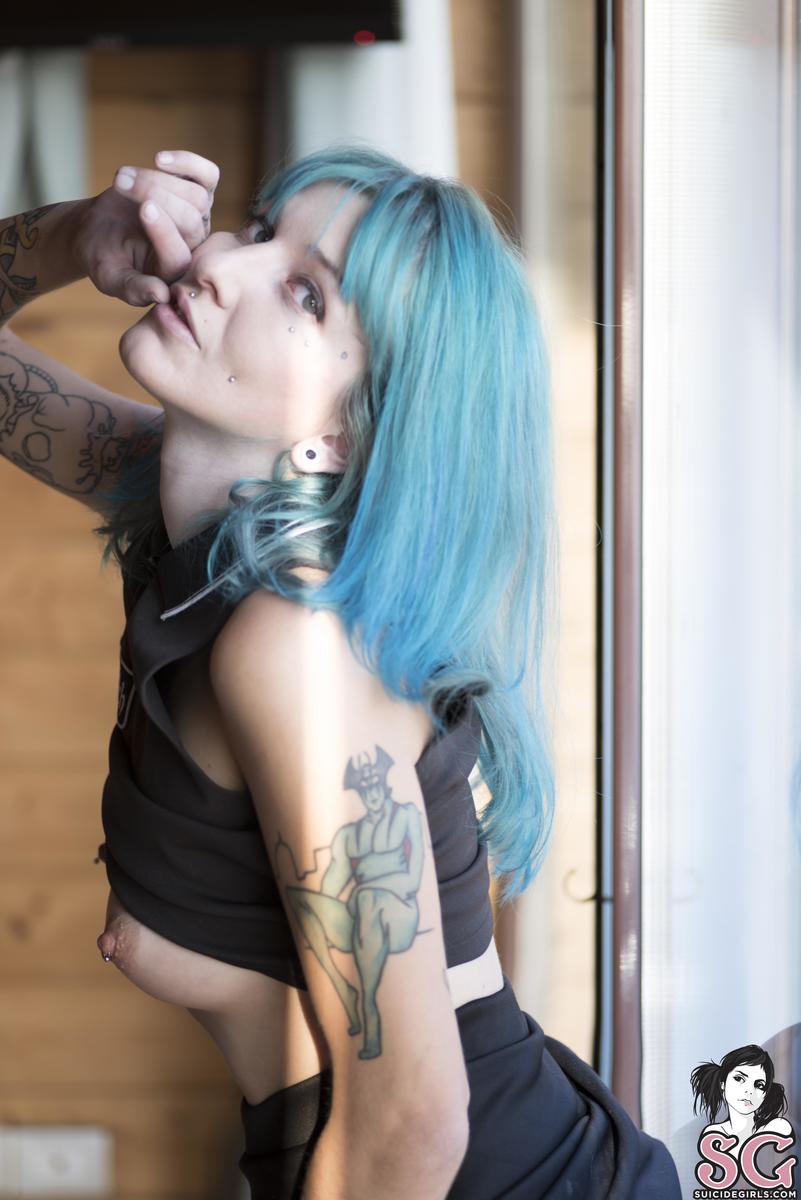 luxes-evilbitch-17.jpg