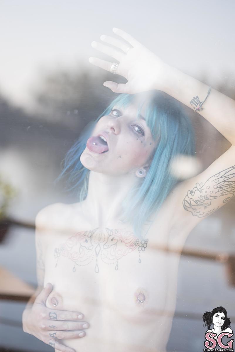 luxes-evilbitch-21.jpg