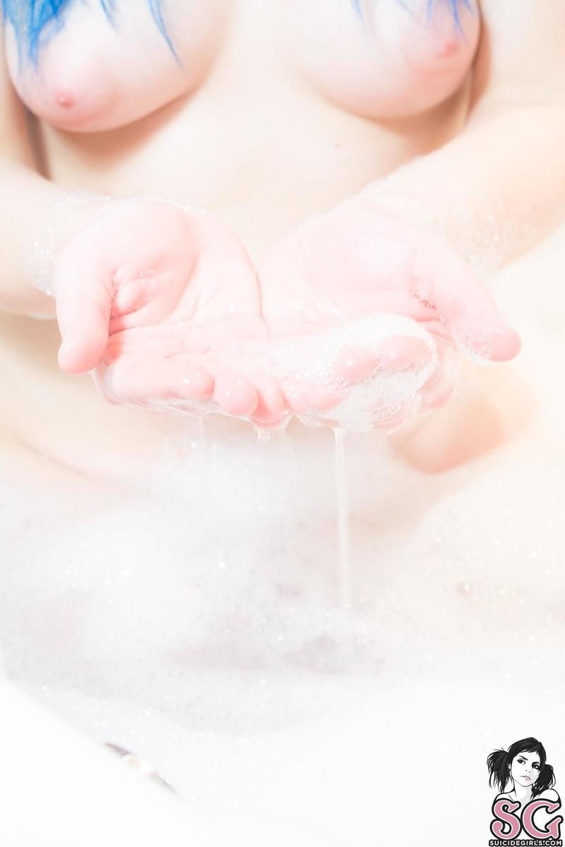 lovia-jacuzzitime-29.jpg