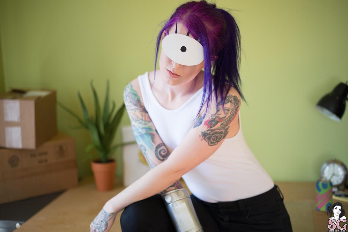 lady-1bdi-01.jpg