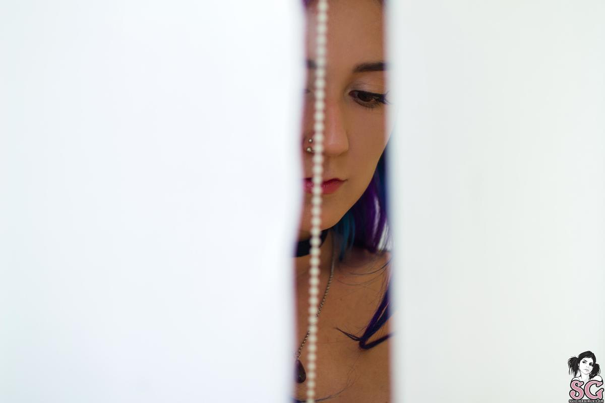 avys-behindthecurtains-01.jpg
