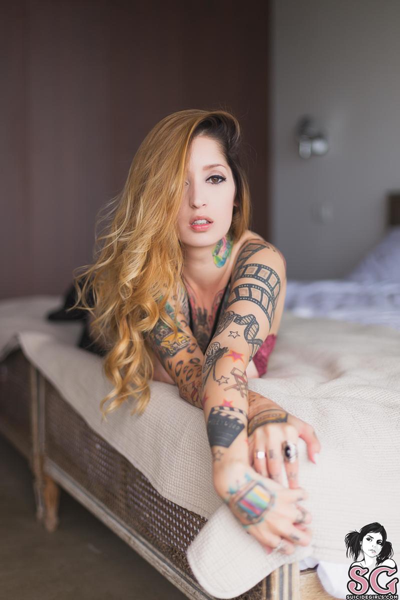 jacqueline-youcouldbemine-15.jpg