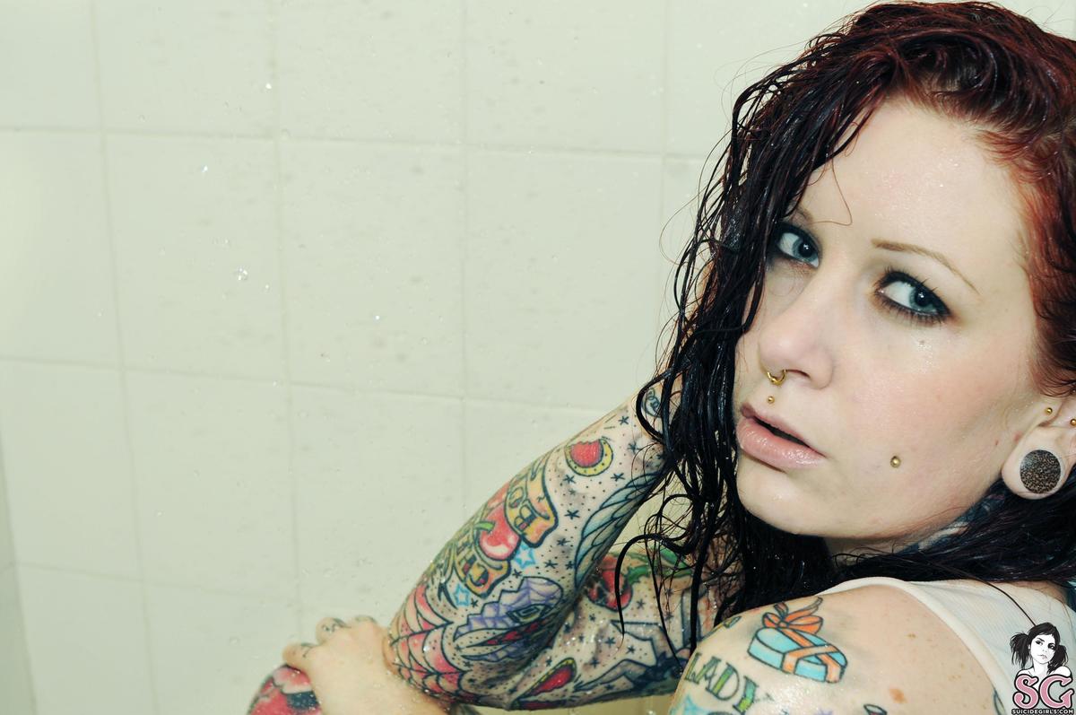 candee-wetgoeswild-05.jpg