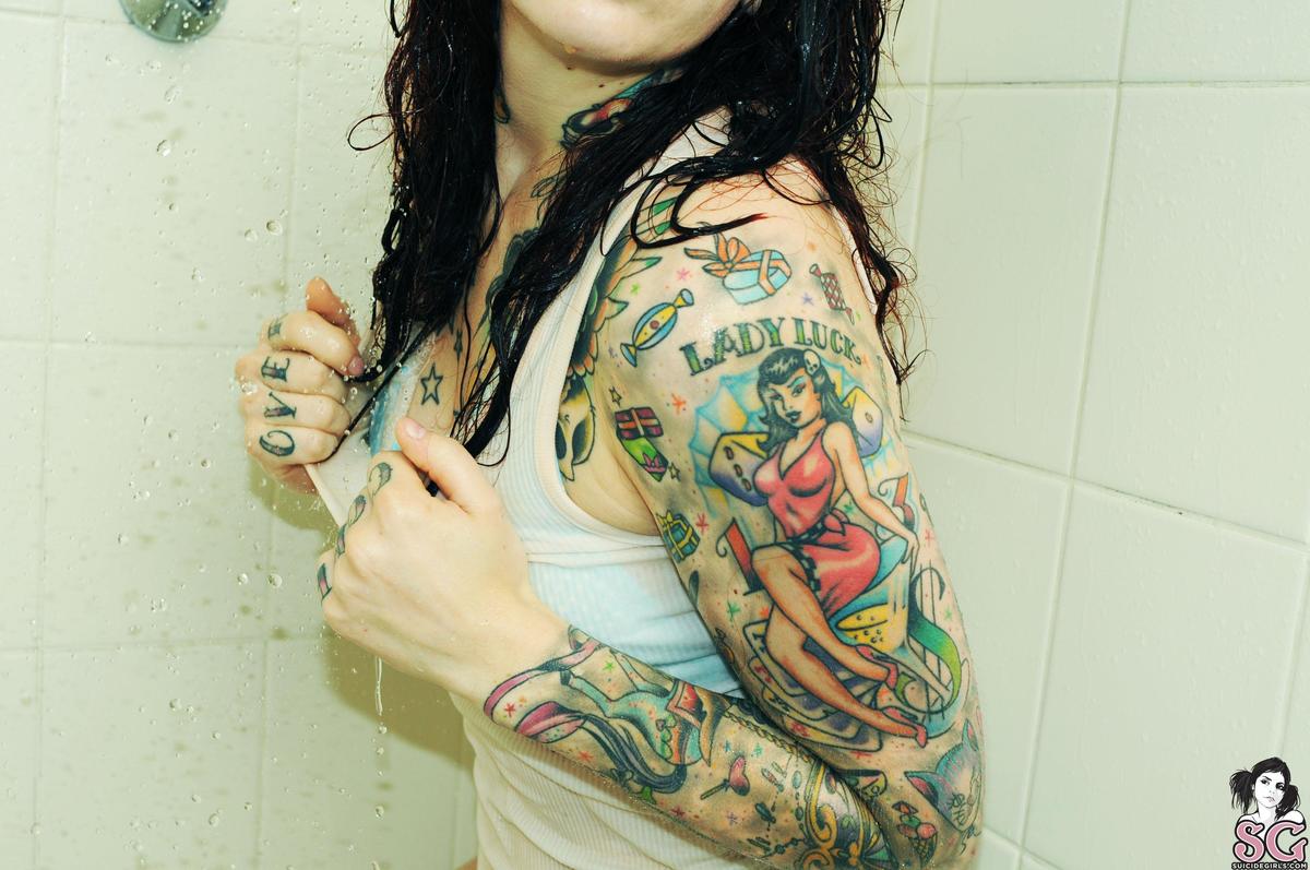 candee-wetgoeswild-09.jpg