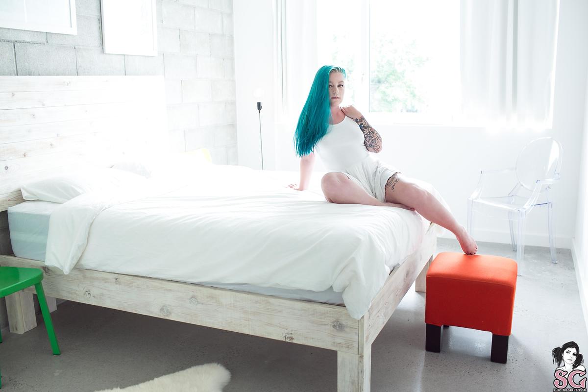 enigmasuicide-daydreamnation-01.jpg
