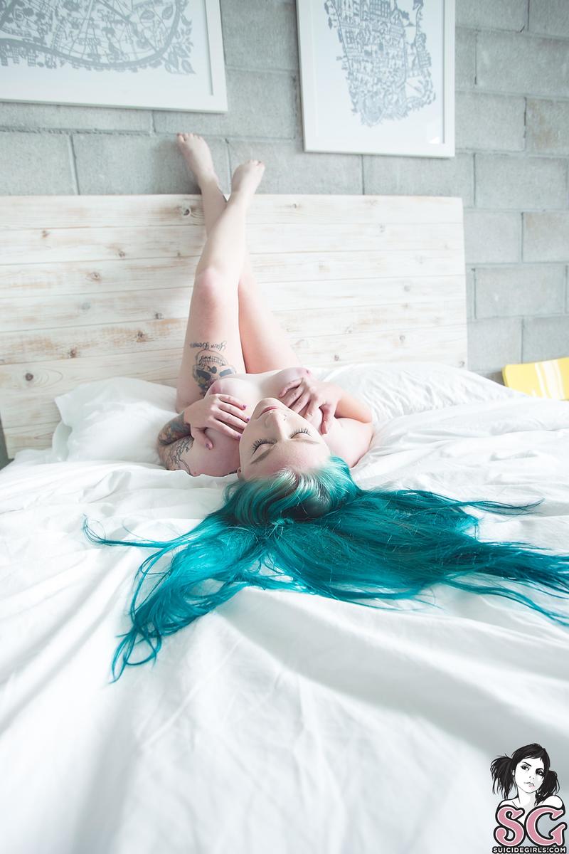 enigmasuicide-daydreamnation-35.jpg