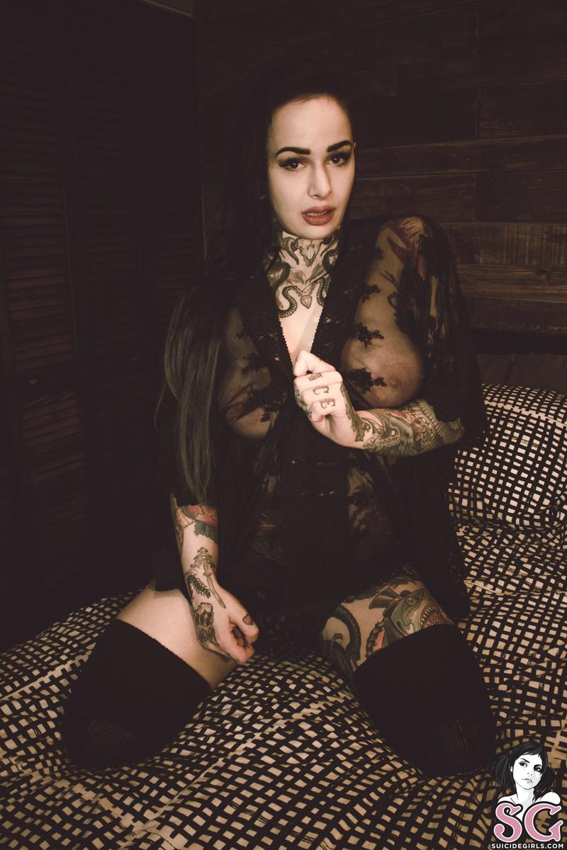 kruellasuicide-thehaunting-09.jpg
