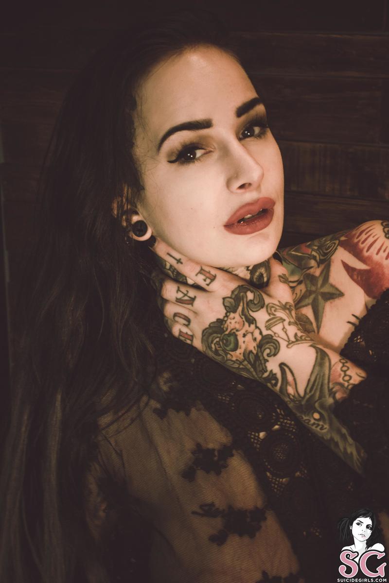kruellasuicide-thehaunting-13.jpg