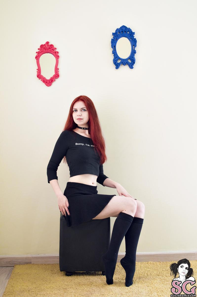 jessiesinner-redwitch-01.jpg