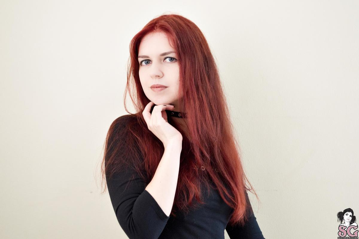 jessiesinner-redwitch-03.jpg