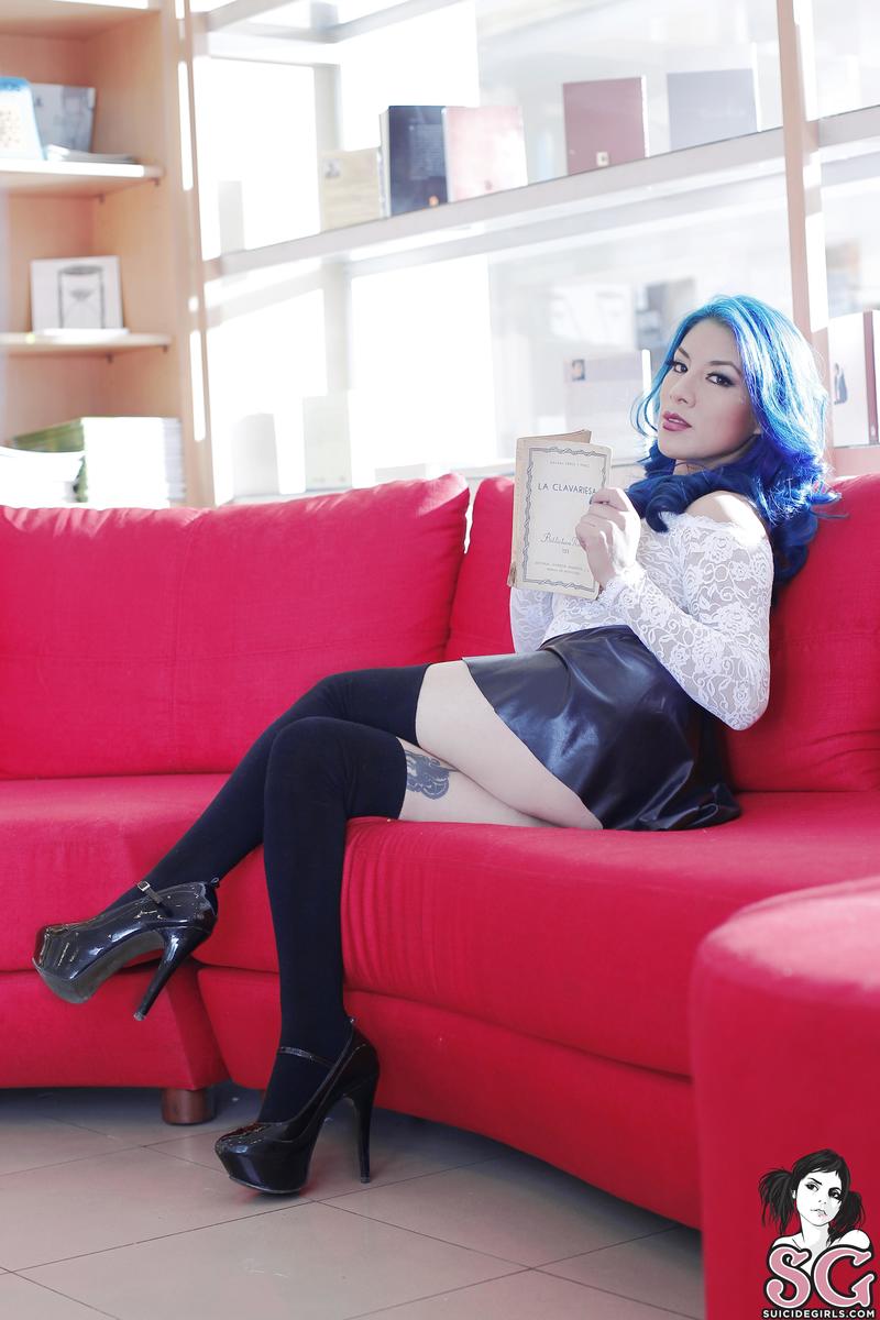 hatshe-readingandseduction-01.jpg