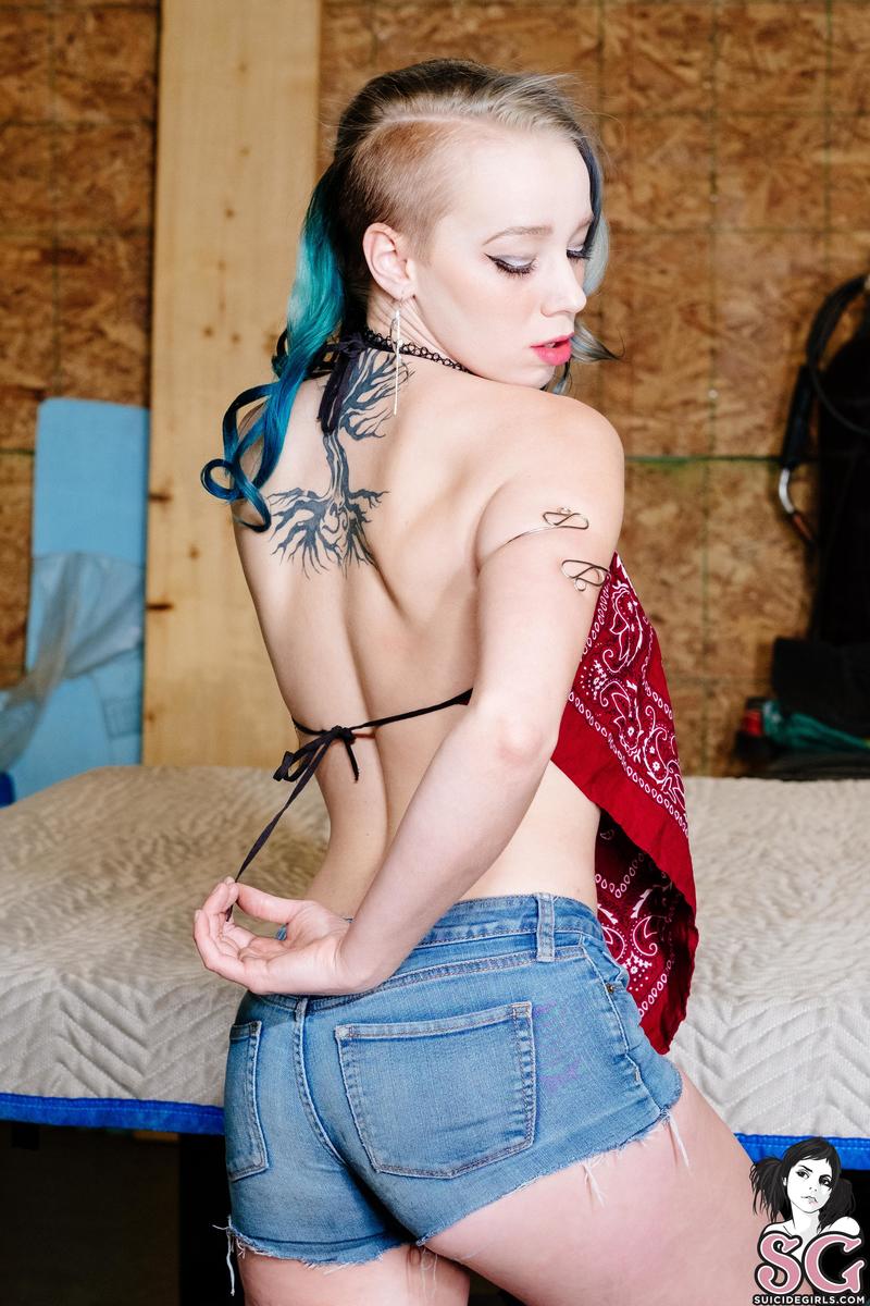 misstasia-sparksfly-05.jpg