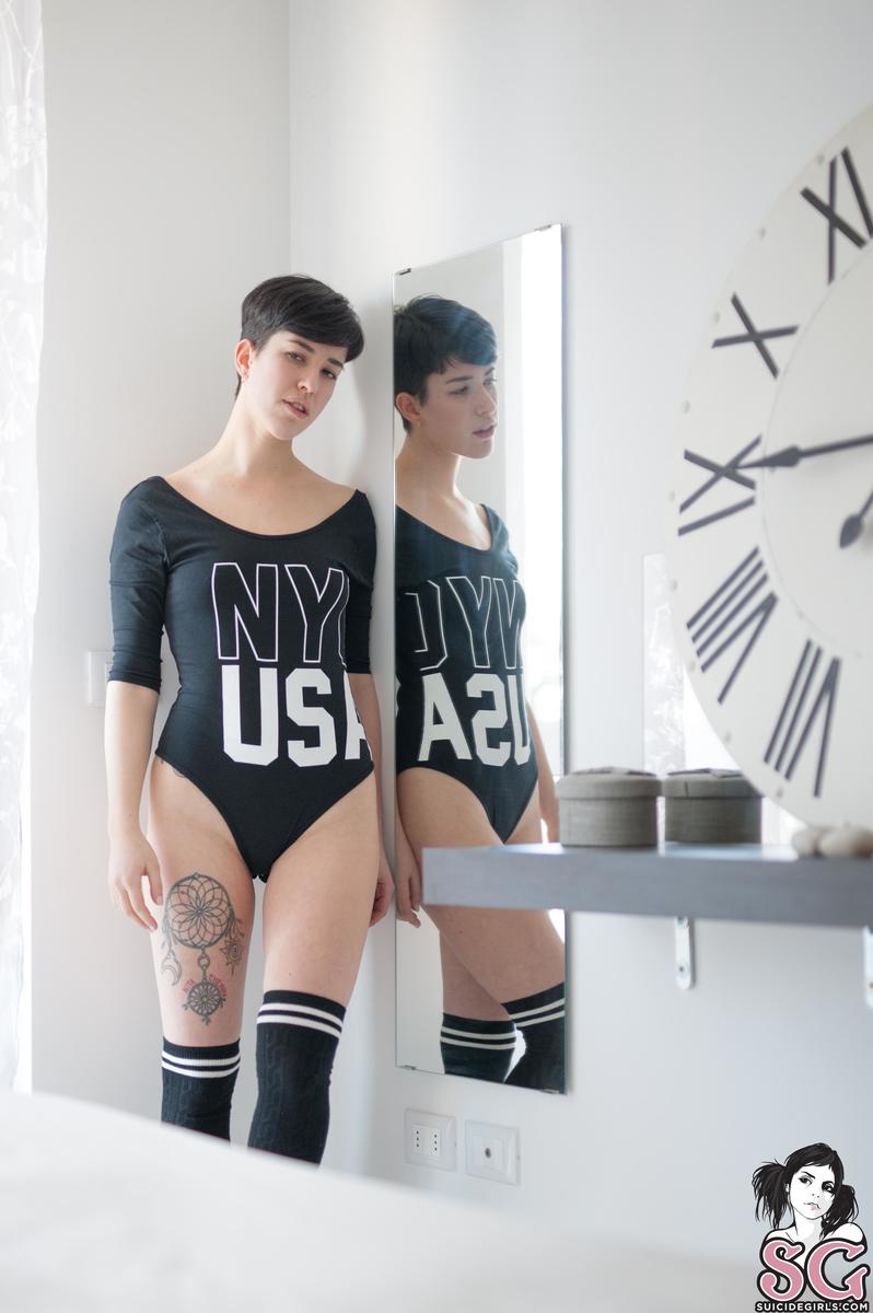 yupa-thewhiteroom-01.jpg