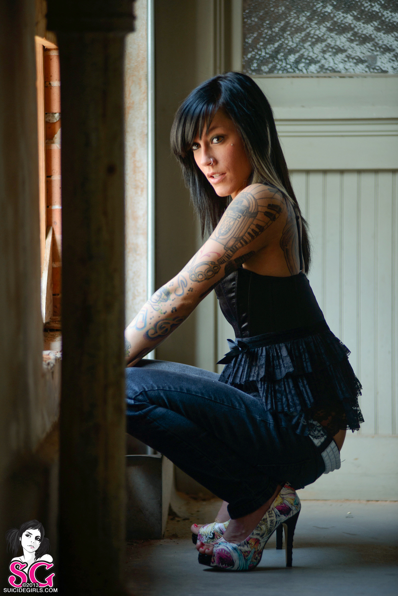 calliejane-desolate-05.jpg